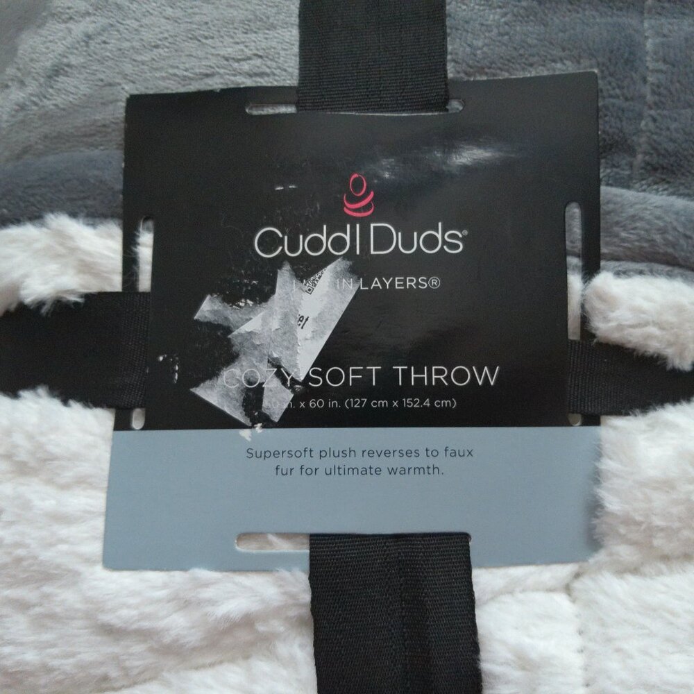 CuddlDuds Cozy Soft Throw Grey White 50 x 60 Reversible NEW - Picture 2 of 6